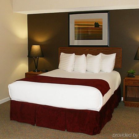 Sterling Hotel And Suites Clive Extérieur photo