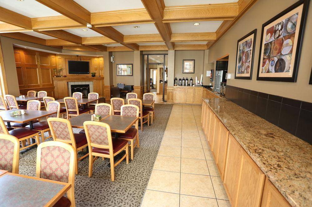 Sterling Hotel And Suites Clive Extérieur photo