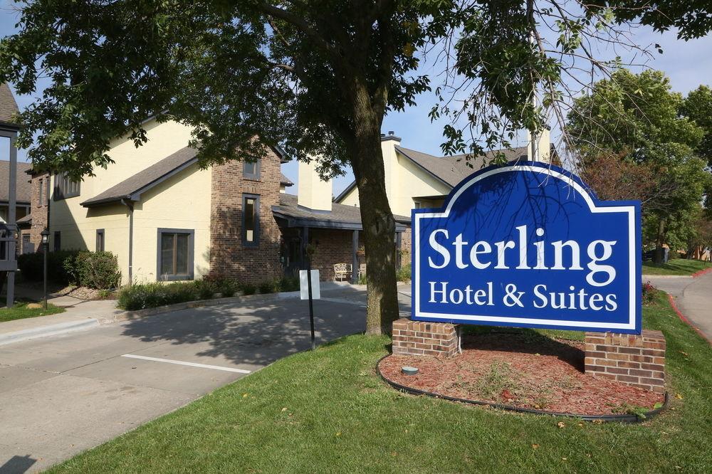 Sterling Hotel And Suites Clive Extérieur photo