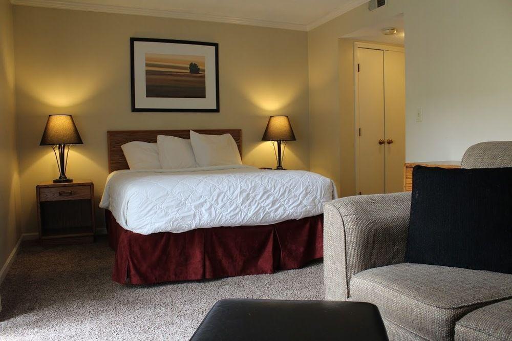 Sterling Hotel And Suites Clive Extérieur photo