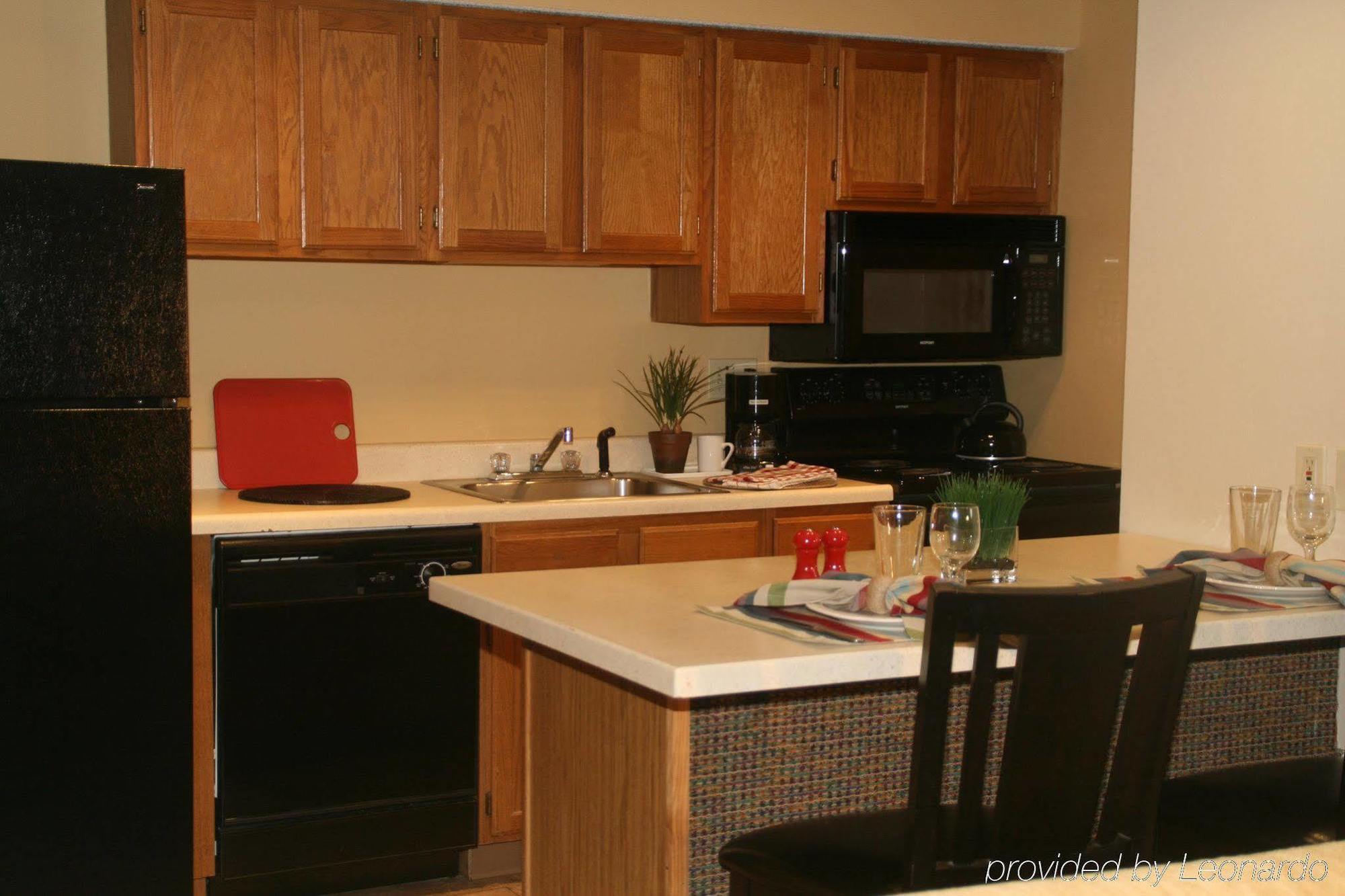 Sterling Hotel And Suites Clive Extérieur photo