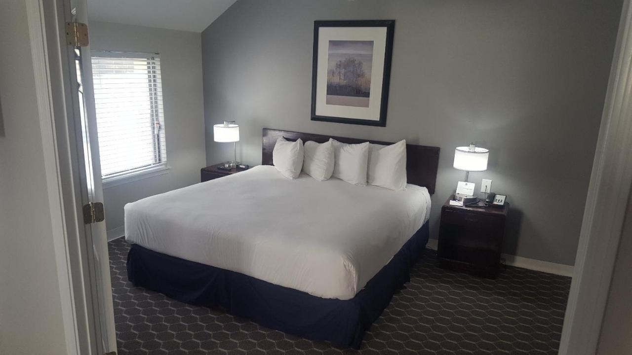 Sterling Hotel And Suites Clive Extérieur photo