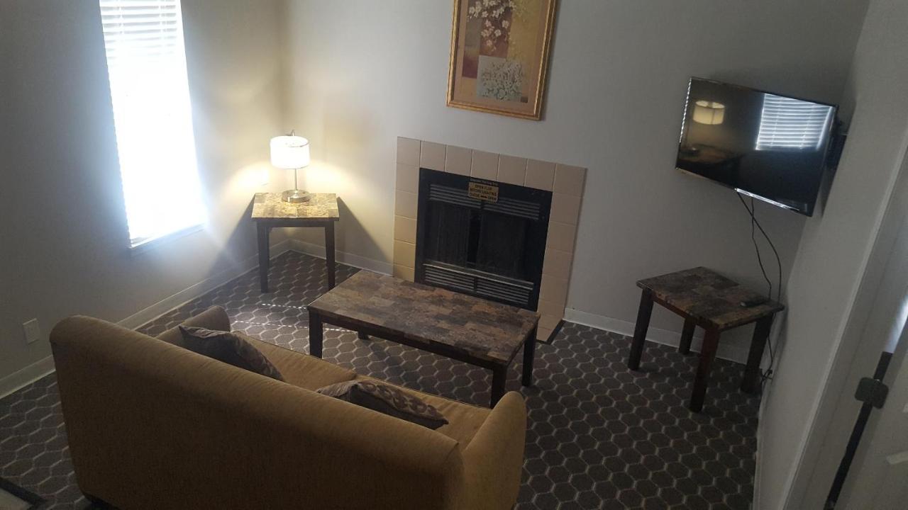 Sterling Hotel And Suites Clive Extérieur photo