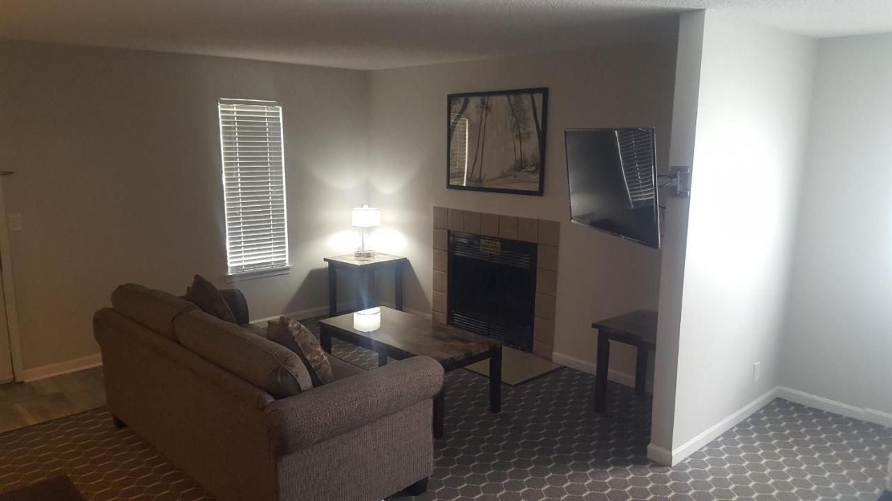 Sterling Hotel And Suites Clive Extérieur photo